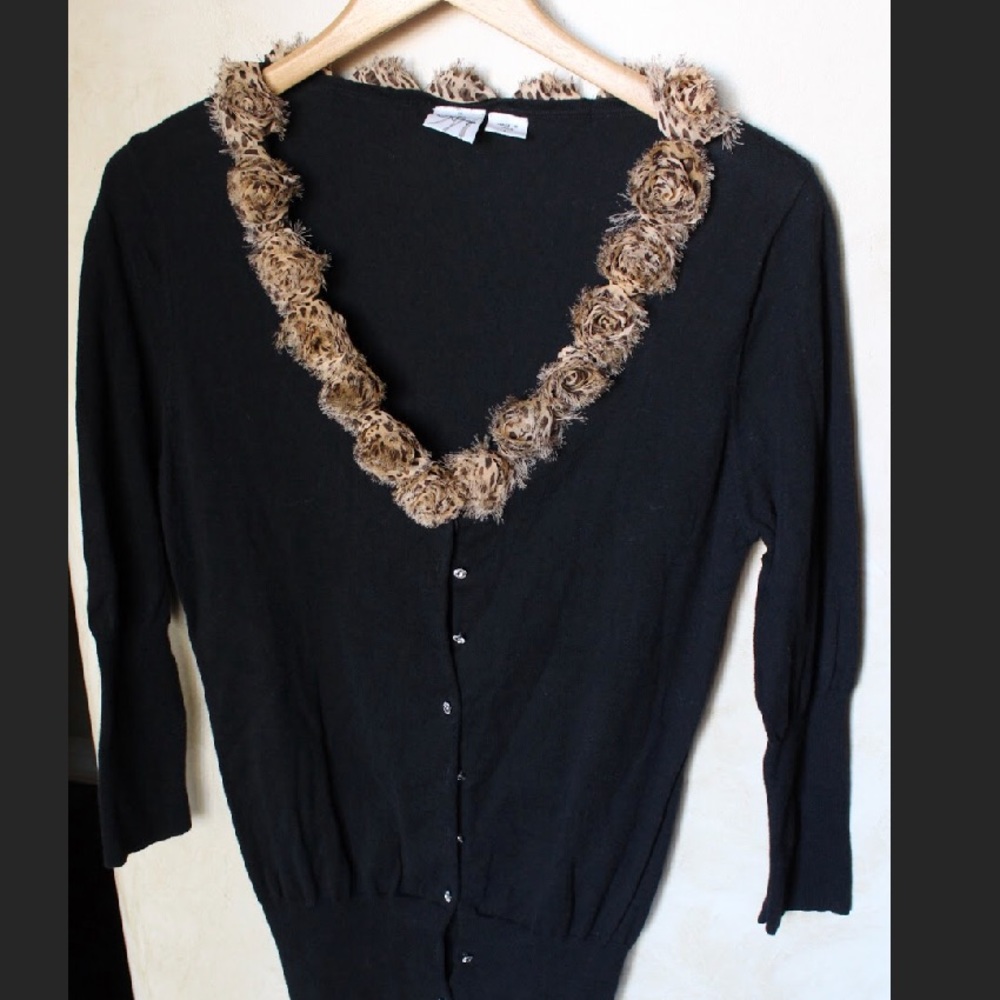 Meringue v-neck, lightweight cardigan